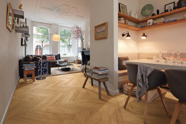 Echtes Holz bringt Wärme, Charakter und zeitlose Eleganz in jeden Raum.