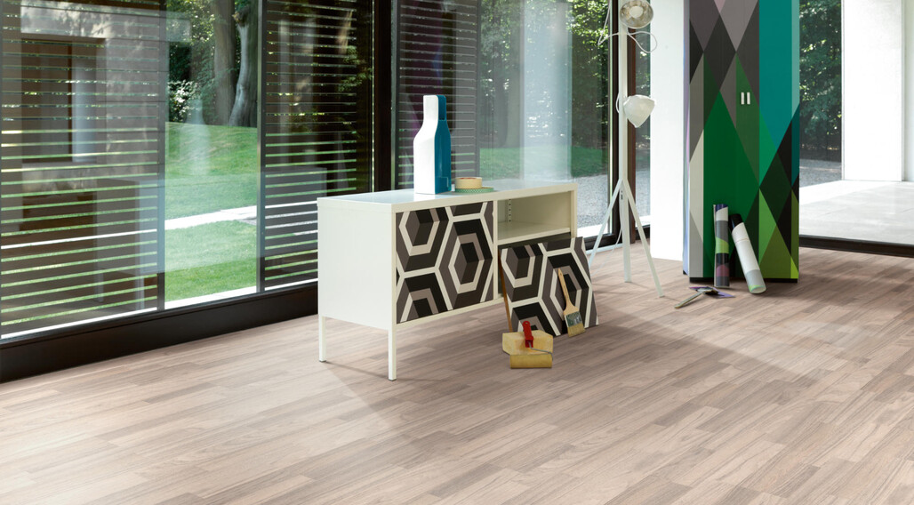parador-laminat-basic-400-1426506-laminat-ocean-teak-seidenmatte-struktur-schiffsboden-3-stab 1285x194x8