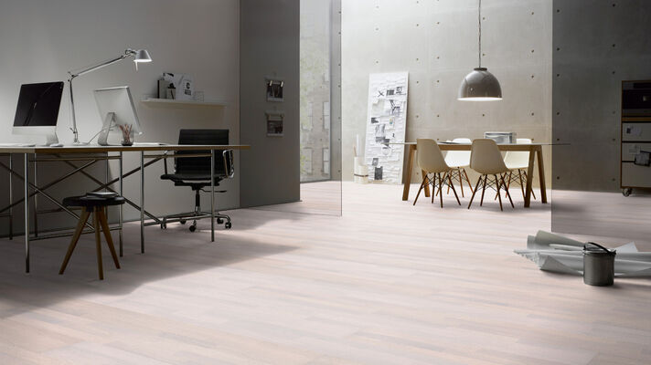  ter Hürne Satin Elements Collection Parkett ausgeglichen gebürstet, gepastet, mattlackiert Schiffsboden 3-Stab Naturholz Parkett Eiche altweiß 2390x200x13 mm 1101010612 | 73153