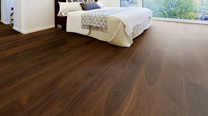  ter Hürne Moods Of Provence Collection Parkett ausdrucksstark geräuchert-gebürstet-naturgeölt Landhausdiele Naturholz Parkett Eiche dunkelbraun 2390x200x13 mm 1101010901 | 73357
