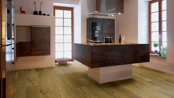  Bennett & Jones Grand Houses Parkett Oak No.17 - Blenheim plank tradition tradition leicht geräuchert, handgehobelt, naturgeölt Schlossdiele Oak No.17 - Blenheim plank tradition 2200x260x15 mm 1148012295 | 74146