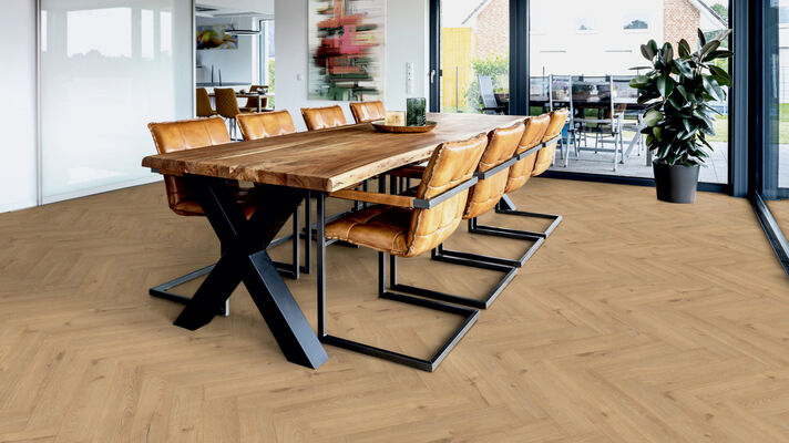  ter Hürne Herringbone Edition Laminatboden grob-strukturiert Fischgrät Iko Premium-Laminatboden Eiche Patio 630x126x10 mm 1101021854 | 75544